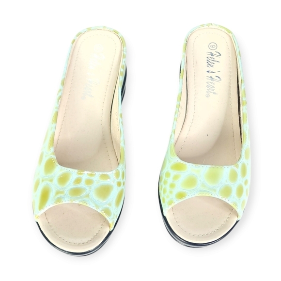 Helen's Heart open toe lime green and teal slides size 9 - Picture 3 of 8